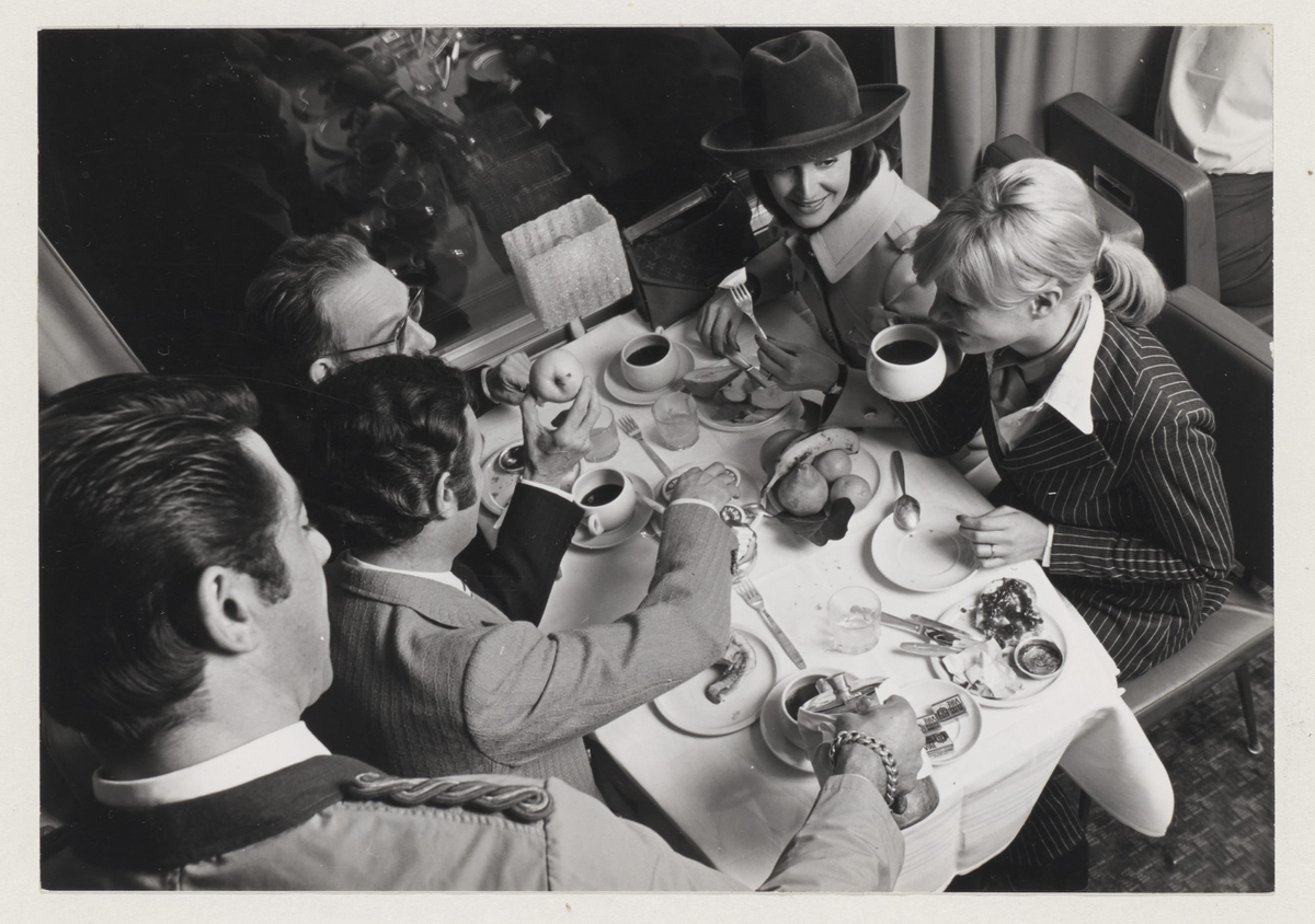 Petit déjeuner à bord du train Mistral, 1972 