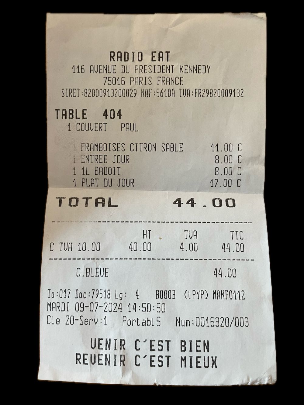 75016-Radio eat avec arrière-plan supprimé