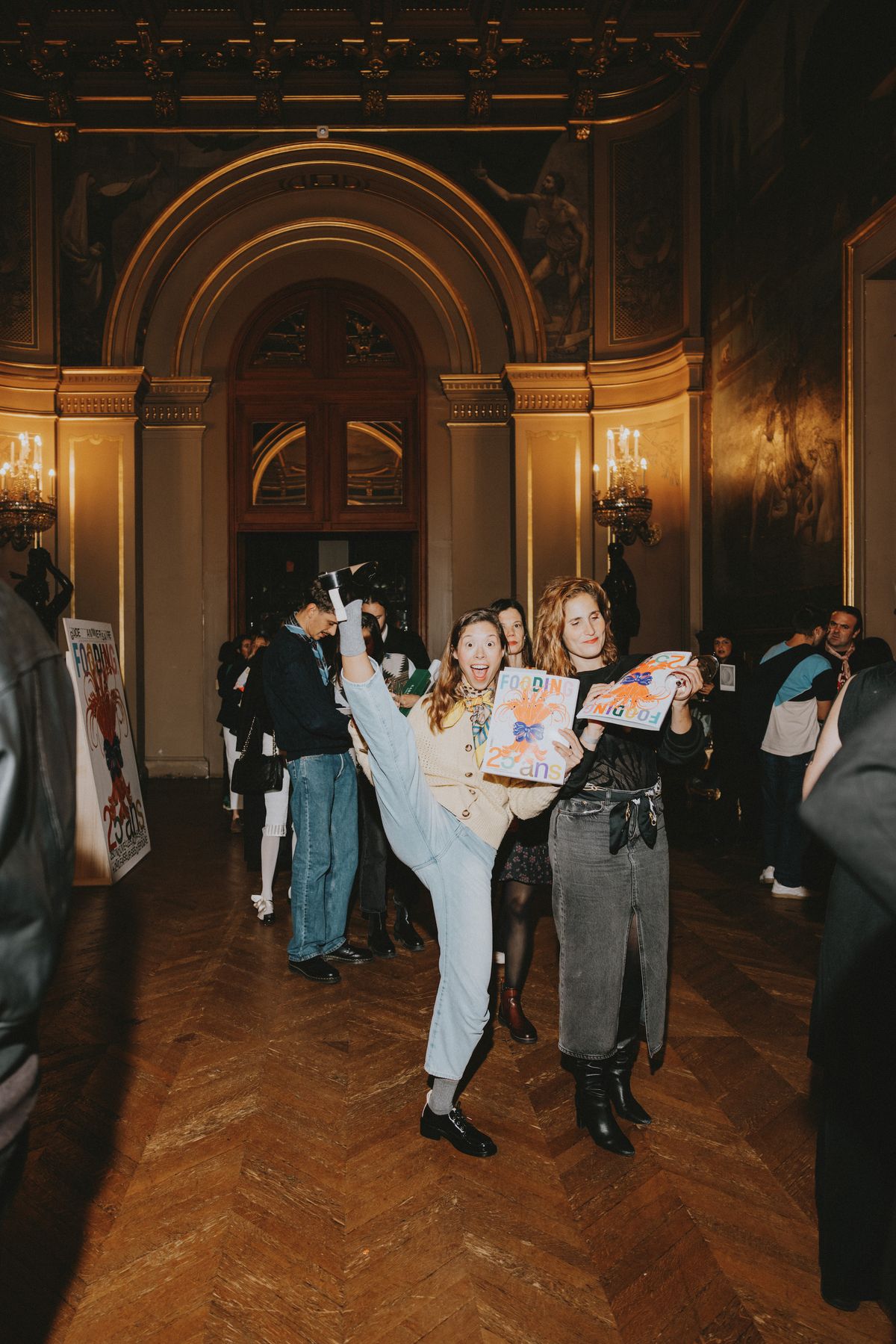 Les actrices Claire Tran et Joséphine Draï, au pied levé !