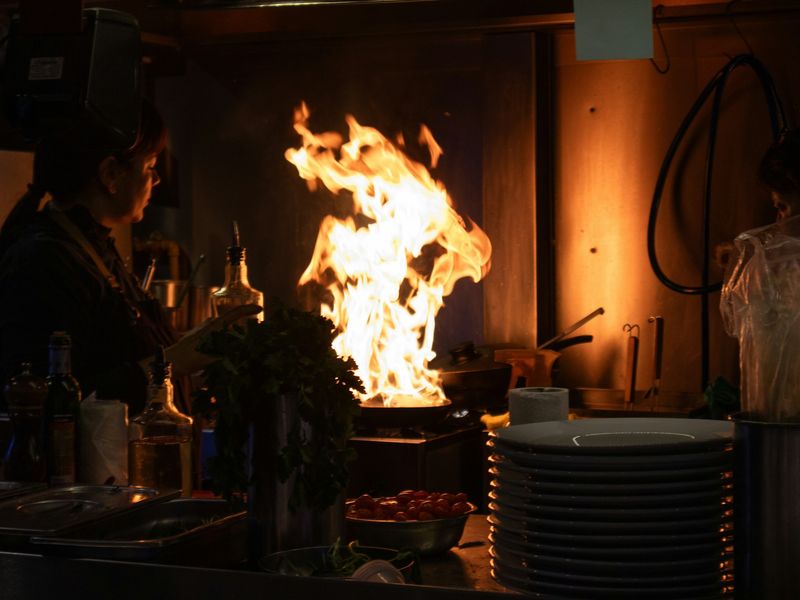 Cinq ans après un article sur les violences en cuisine, on fait quoi ?