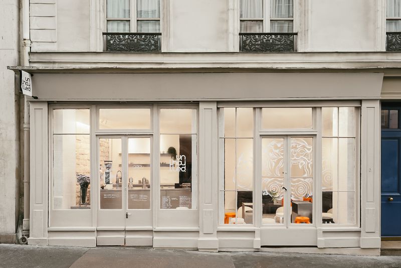 Commerce Unthaitled (Paris)