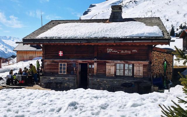 Où s’enfiler des assiettes au sommet ?
