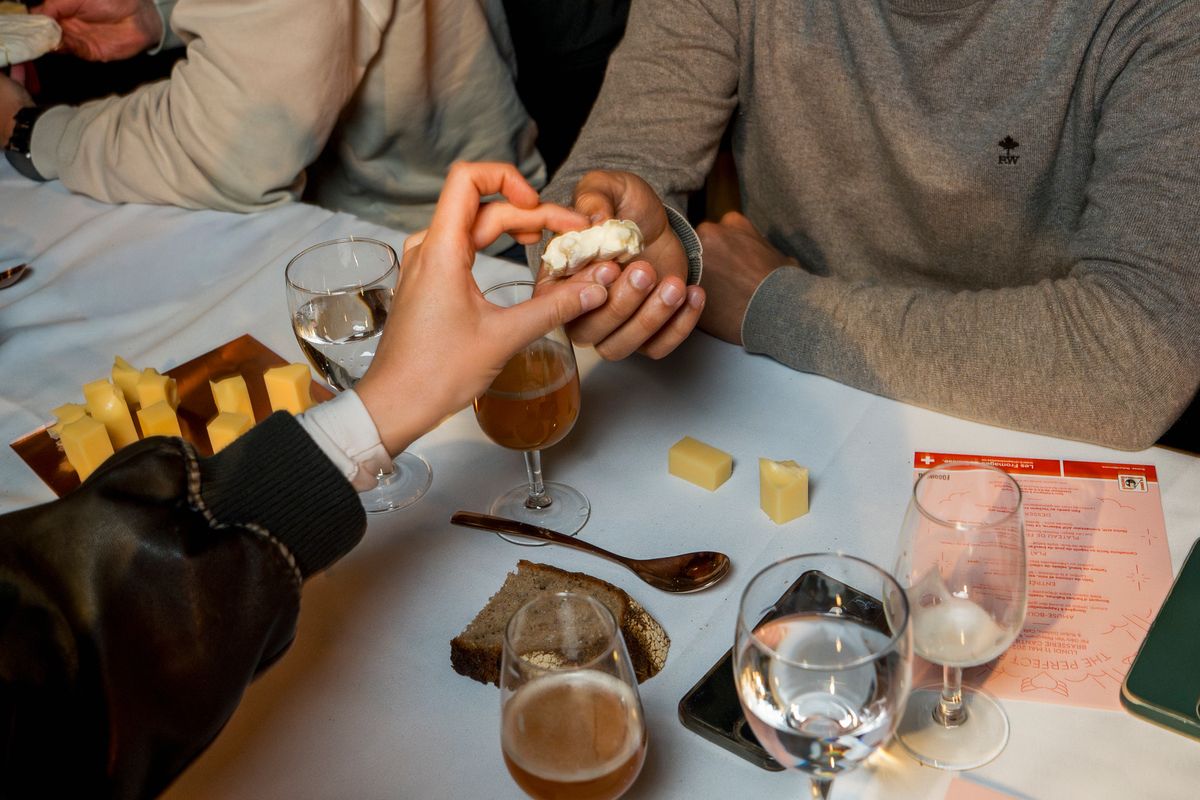 Voor de foodpairings was het eerst tijd om te proeven! Elke kaas liet zijn diepgang beetje bij beetje tot hun recht komen.