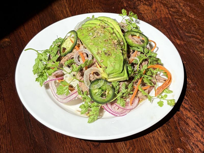 Tostada de salpicón de res
